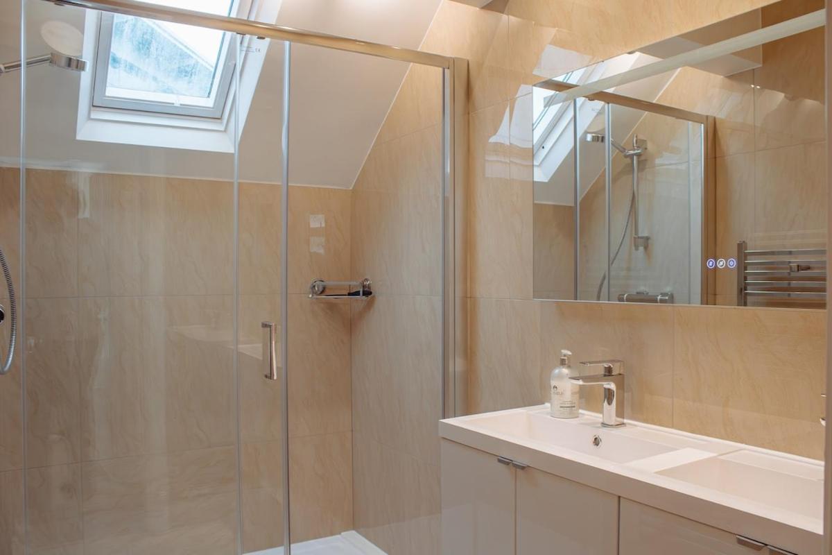 Spacious 13-bed In The Heart Of Headingley Leeds (West Yorkshire)