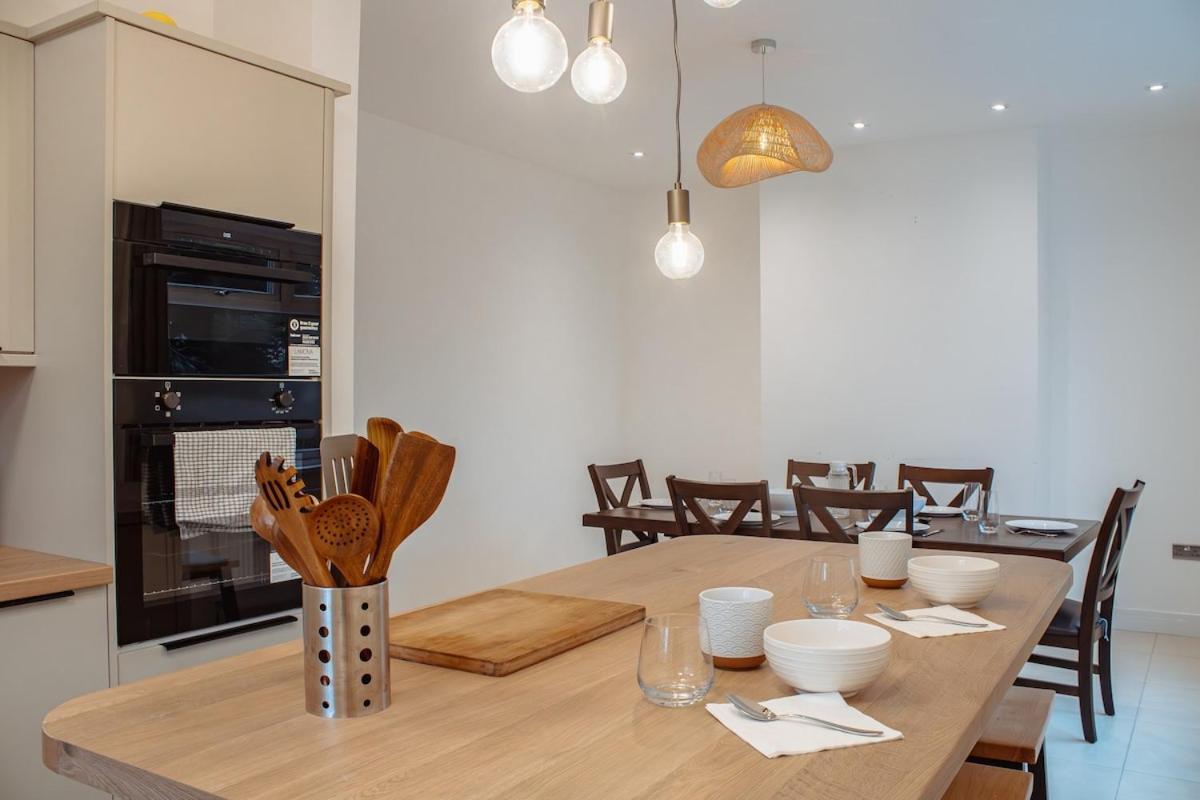 Spacious 13-bed In The Heart Of Headingley Leeds (West Yorkshire)