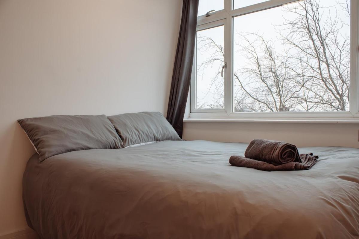 Spacious 13-bed In The Heart Of Headingley Holiday home Leeds (West Yorkshire)