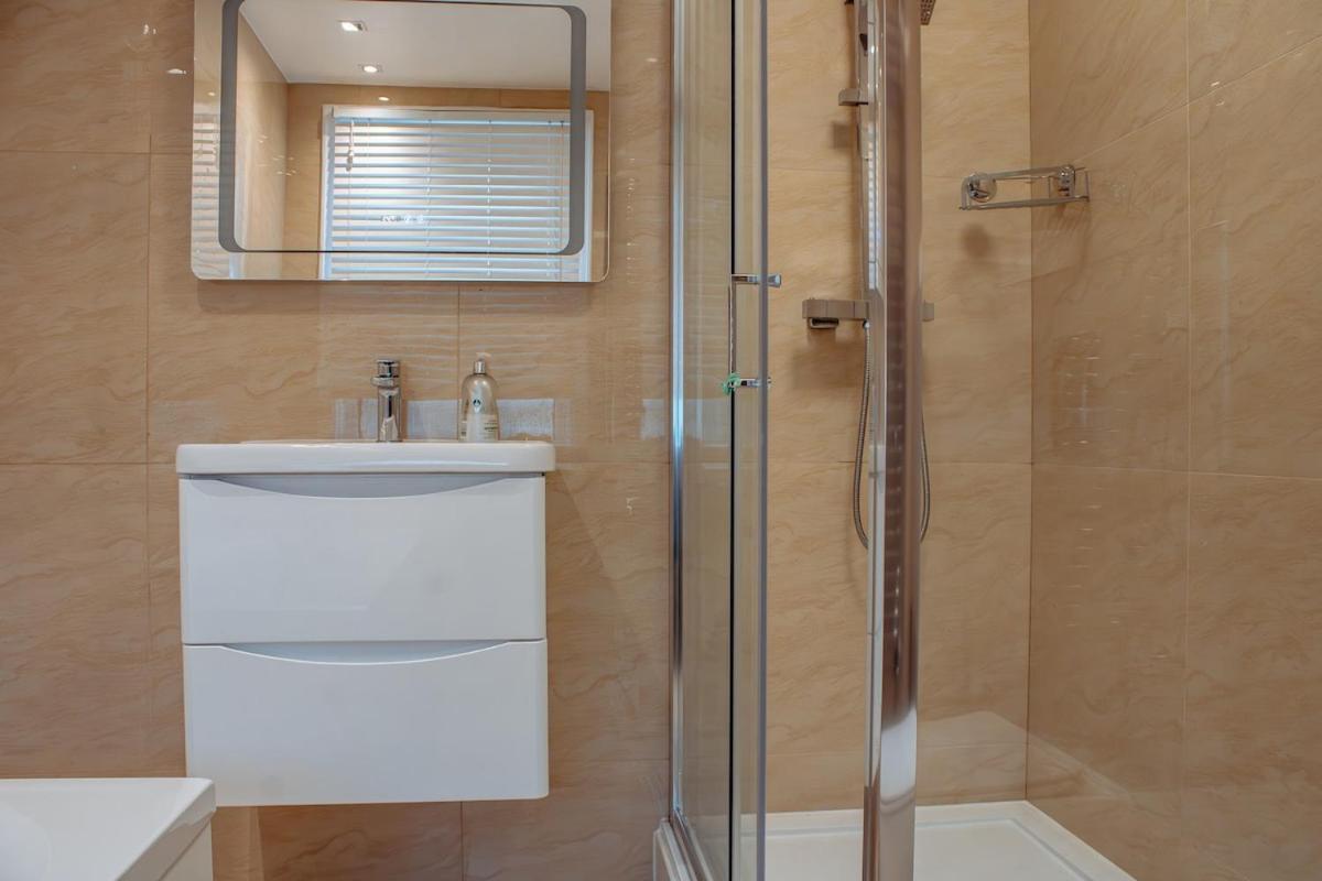 Spacious 13-bed In The Heart Of Headingley
