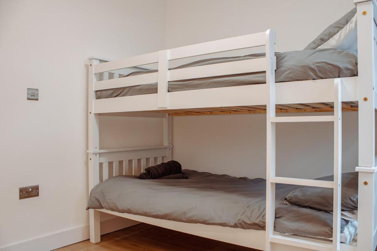 Holiday home Spacious 13-bed In The Heart Of Headingley Leeds (West Yorkshire)
