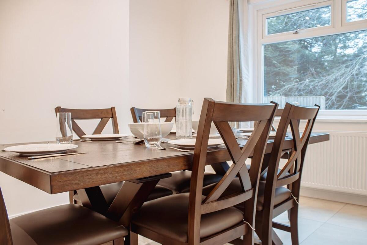 Holiday home Spacious 13-bed In The Heart Of Headingley Leeds (West Yorkshire)