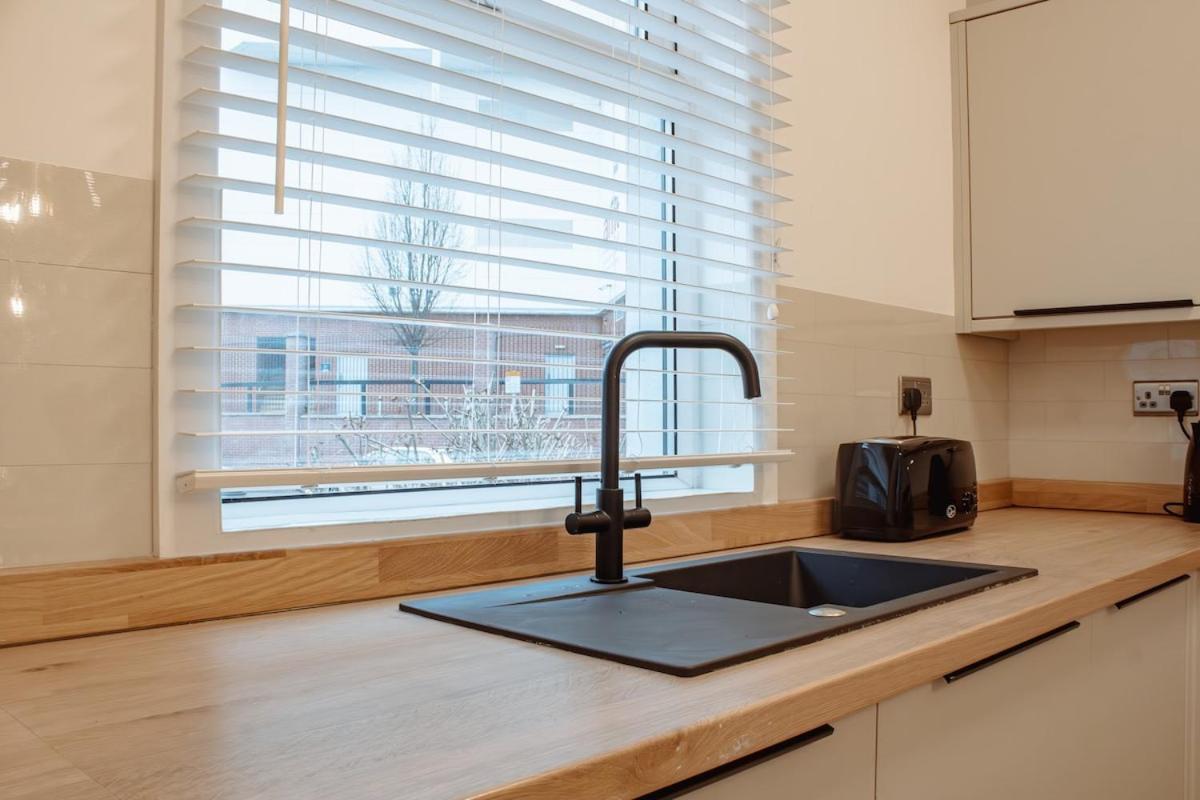 Spacious 13-bed In The Heart Of Headingley Holiday home Leeds (West Yorkshire)