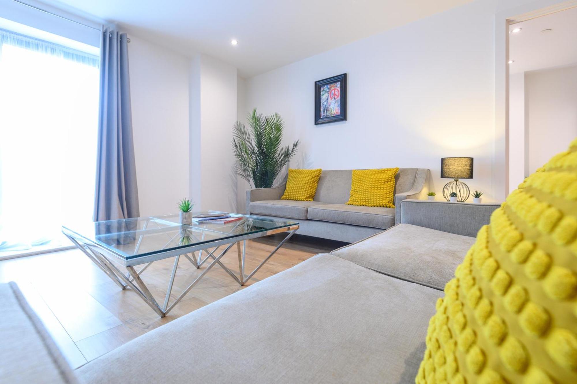 Apartment Superb 2 Bed With 2 En-suite - Leeds Centre With Underground Parking *