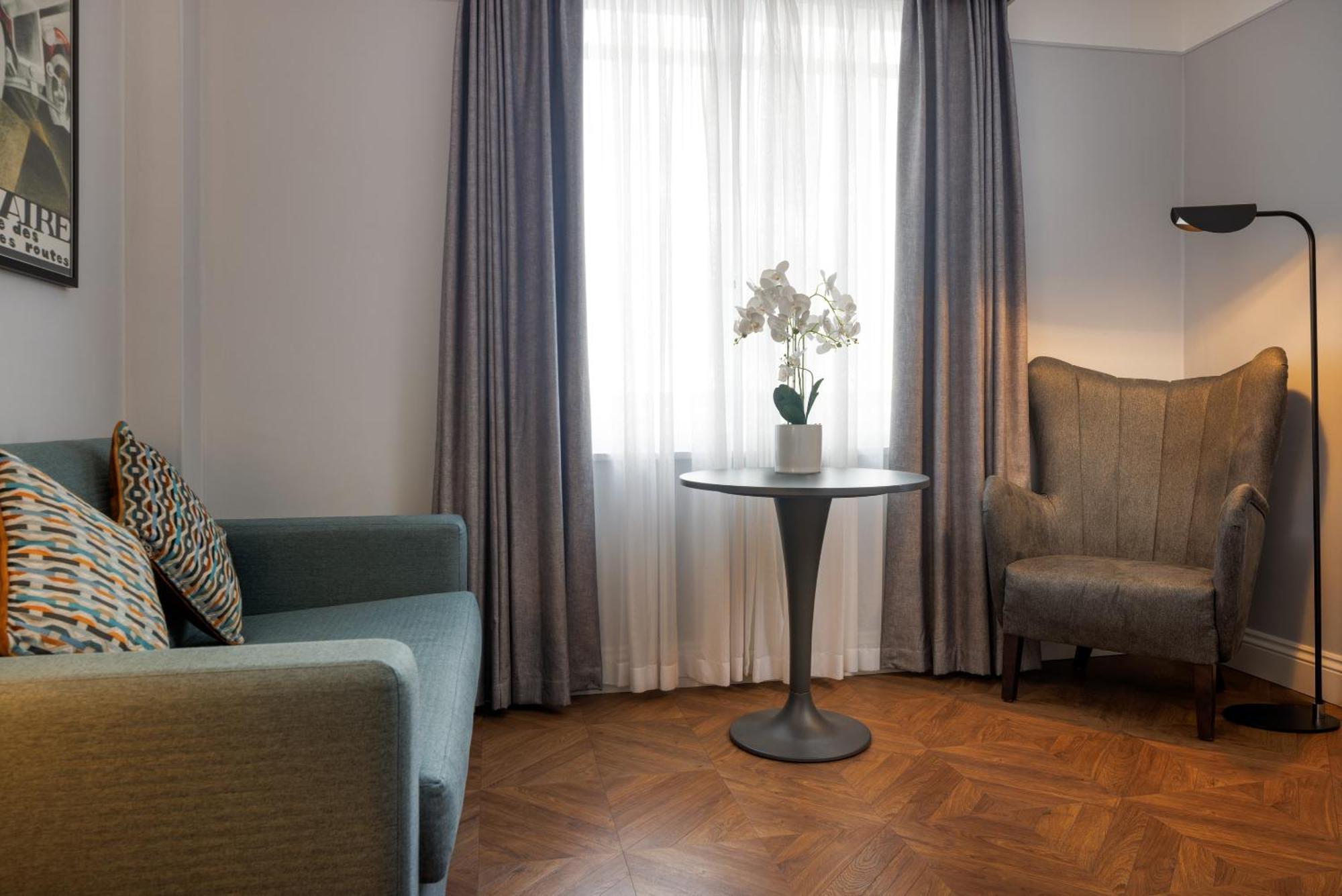 Hotel The Queens