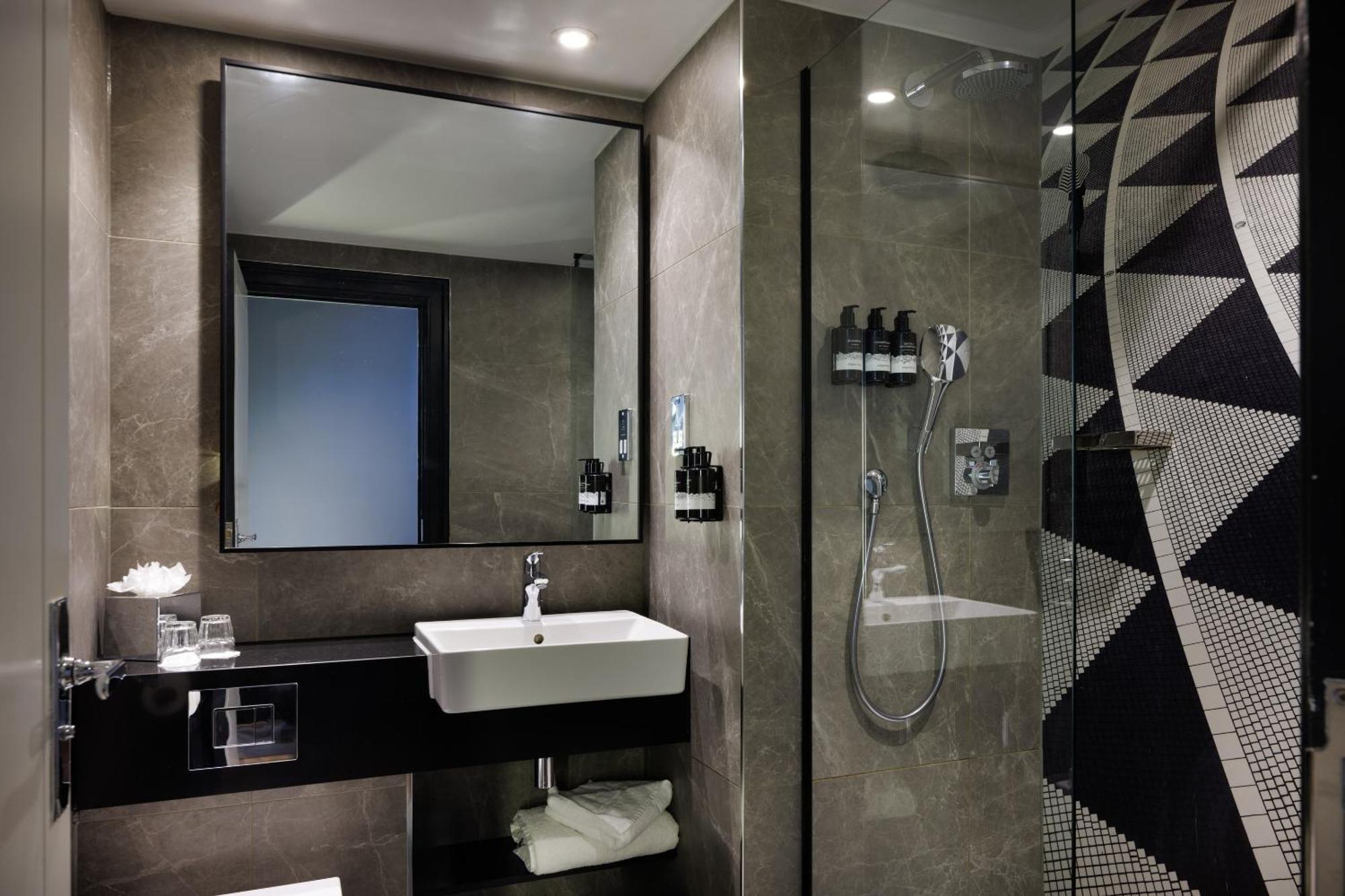 Hotel The Queens