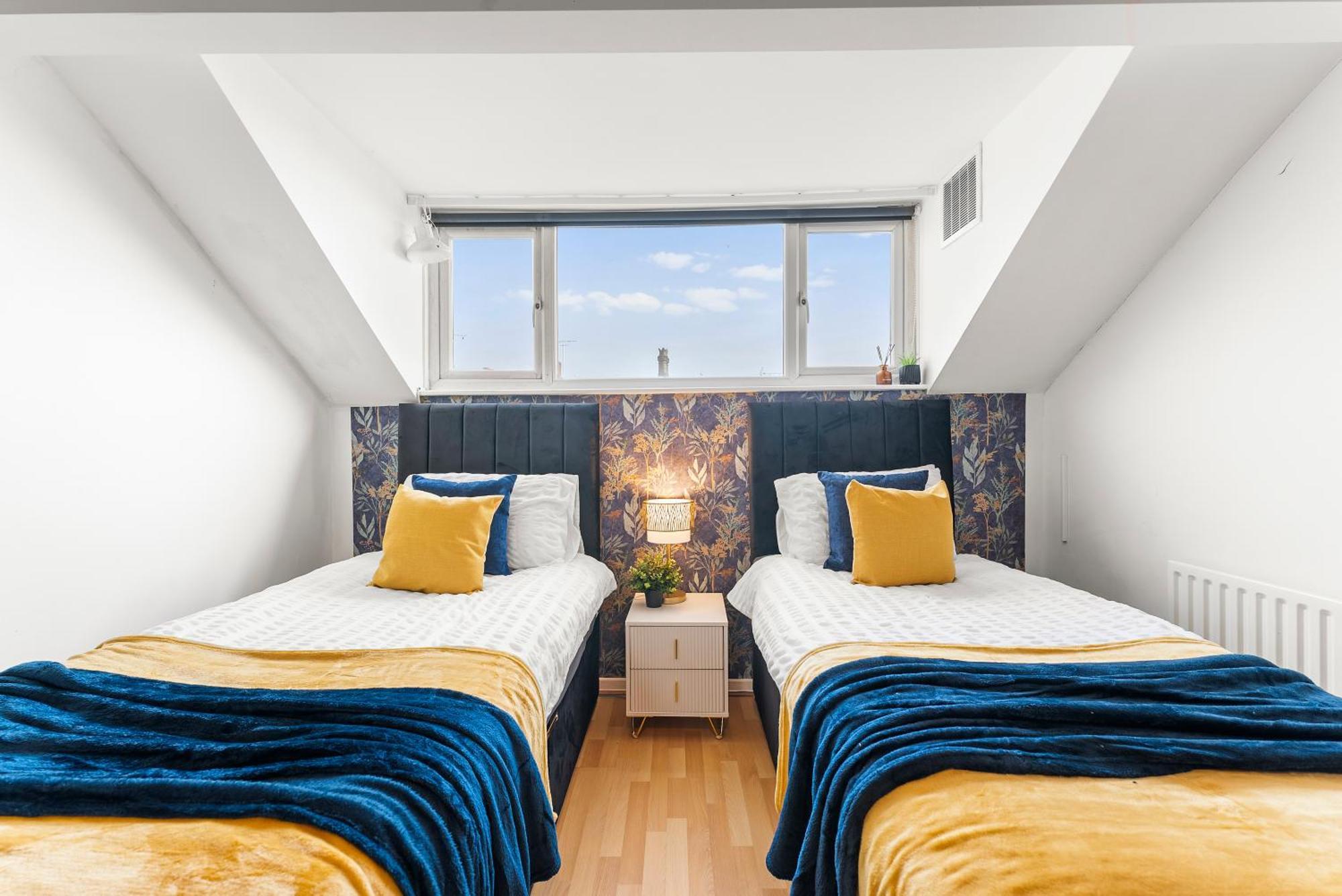 Holiday home Exquisite 4 Bed In Leeds - Sleeps 10 - Parking Leeds (West Yorkshire)
