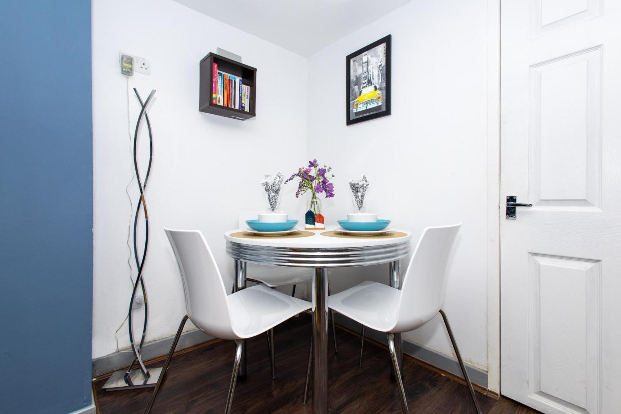 Exclusive - Close To Centre, Contactless Entry, Free Parking, Wifi & Netflix