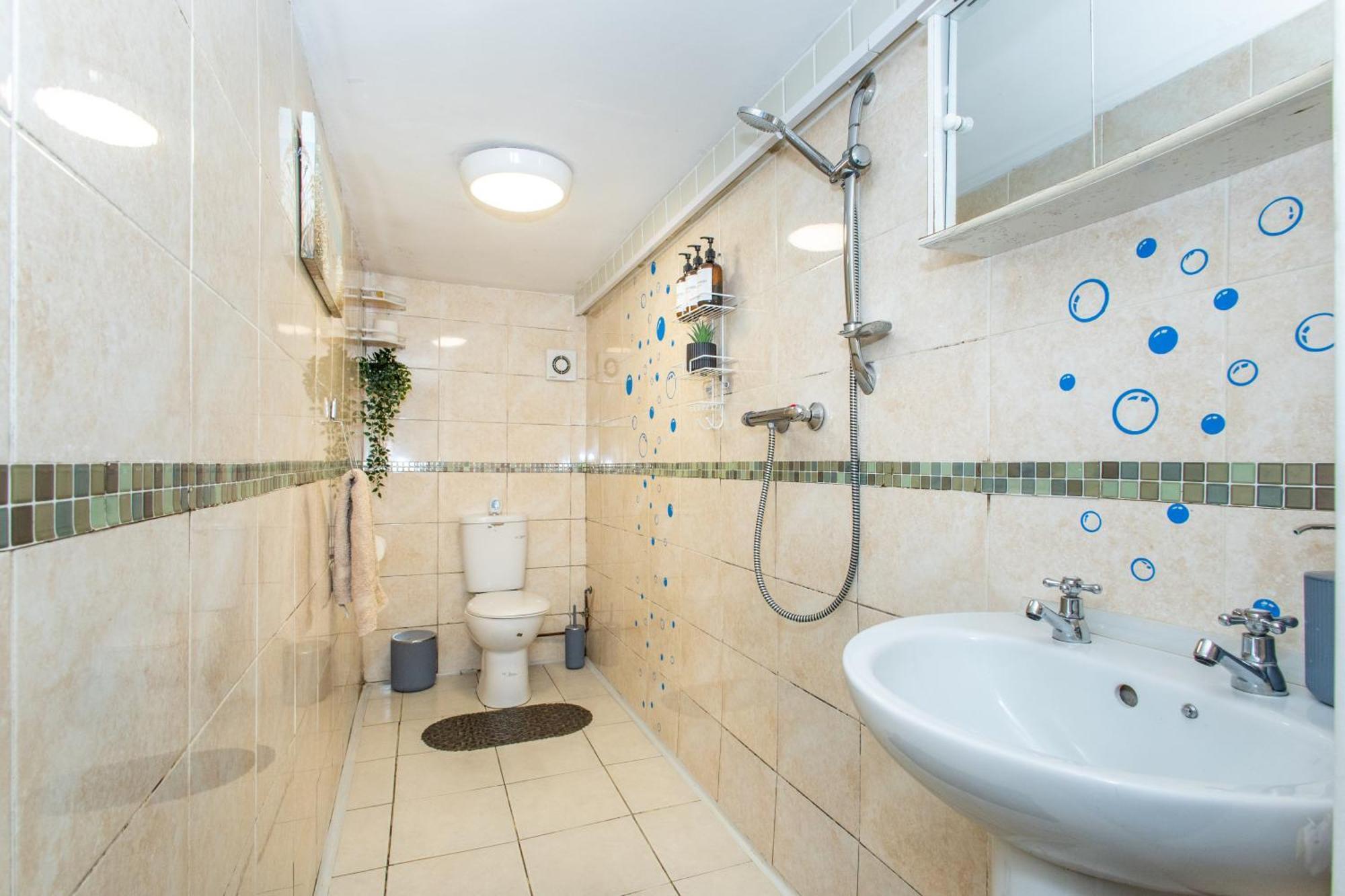 Exclusive - Close To Centre, Contactless Entry, Free Parking, Wifi & Netflix Apartment