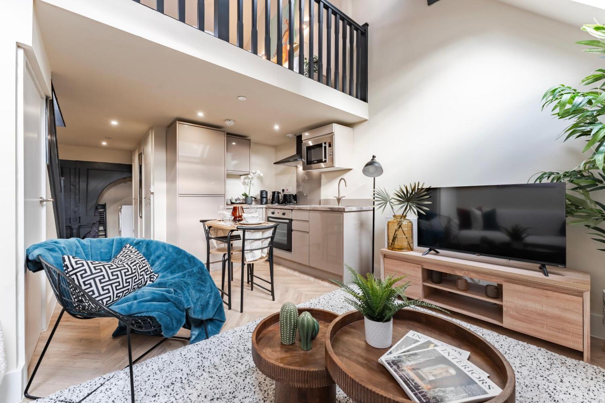 Apartment Luxury Tower, Penthouse & Split Level In Centre *