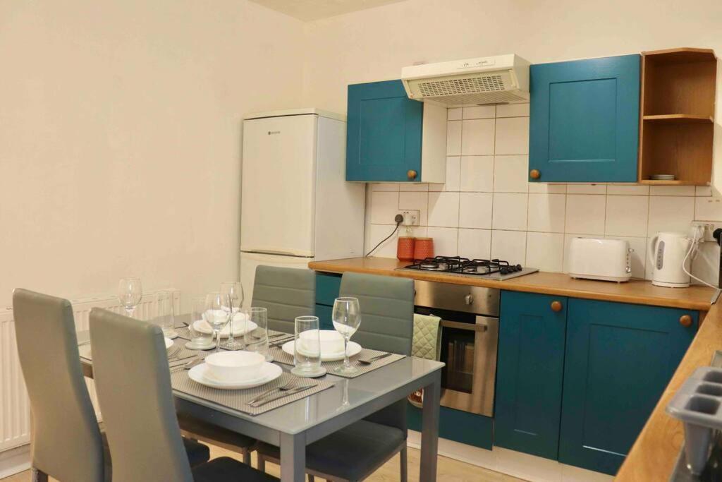 Apartment Stunning Free Wifi &parking *