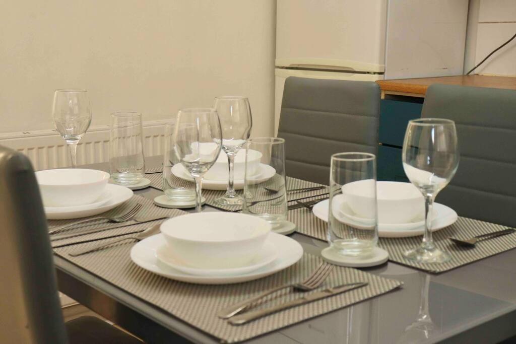 Apartment Stunning Free Wifi &parking Leeds (West Yorkshire)