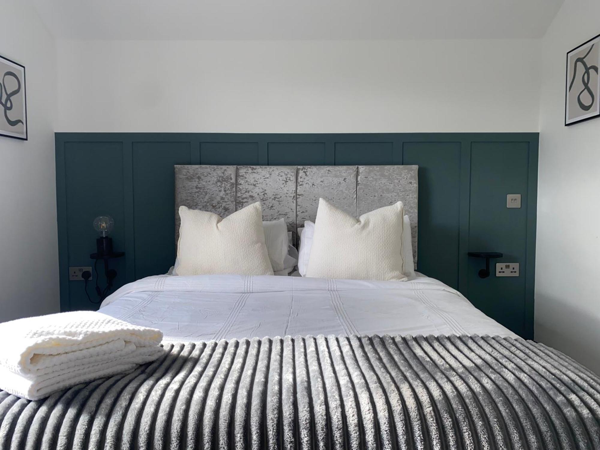 Stunning Modern 3br House, Free Parking & Garden Holiday home