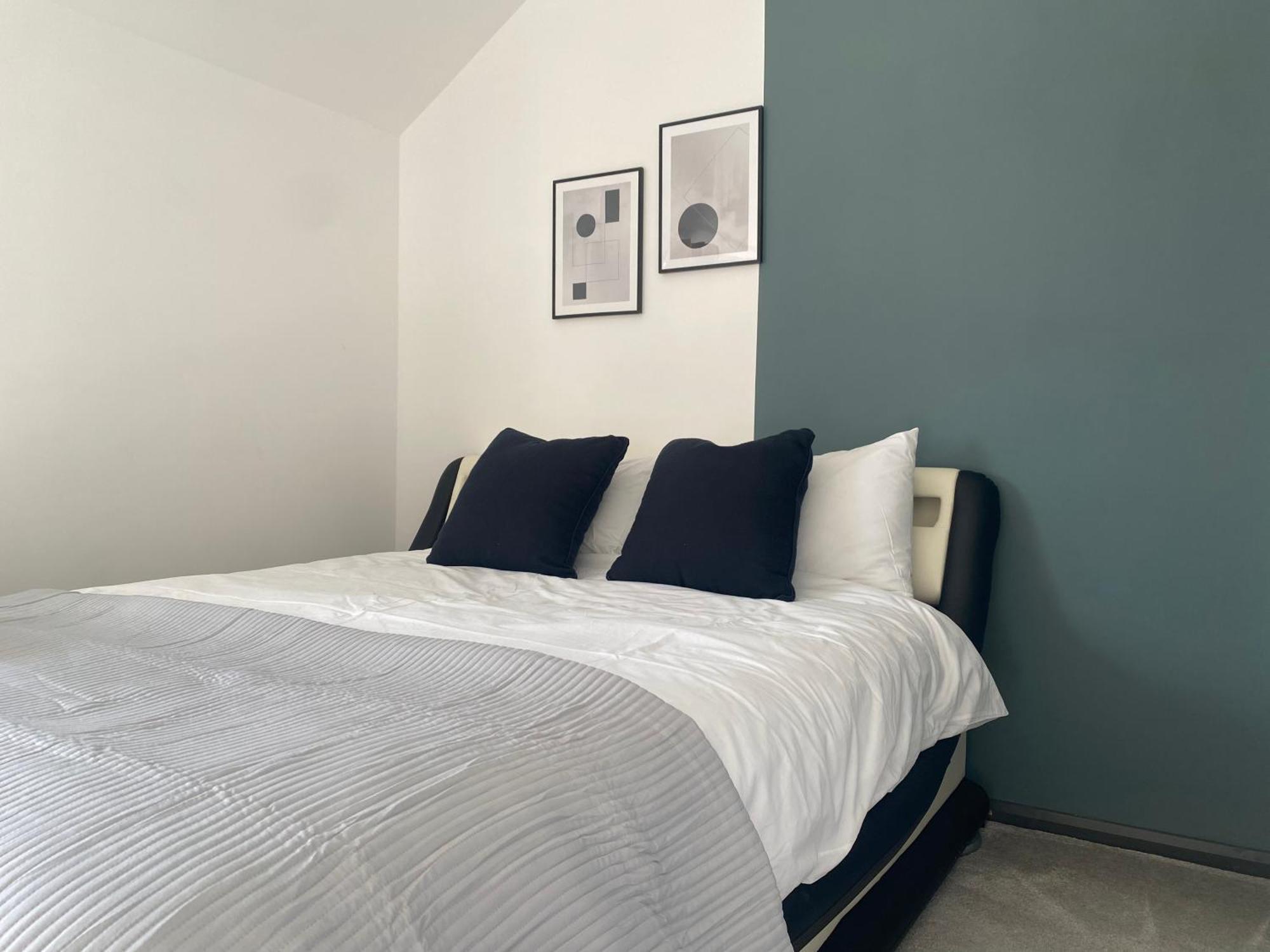 Stunning Modern 3br House, Free Parking & Garden *