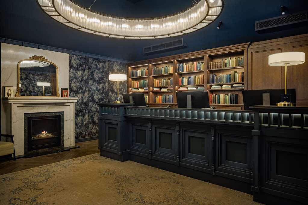 The Queens Hotel