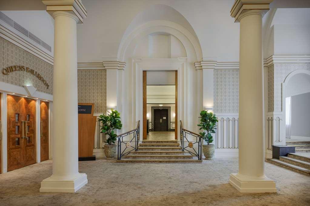 Hotel The Queens 4*