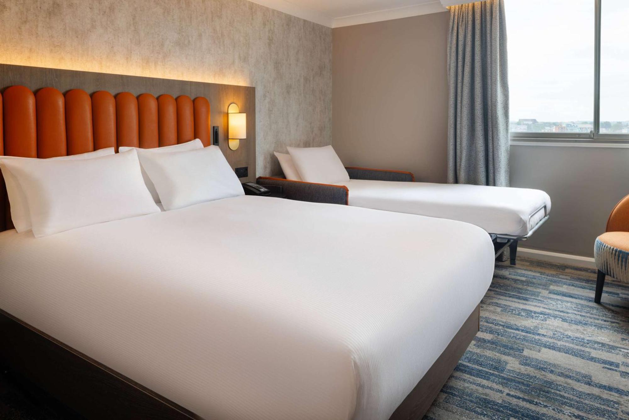 Hilton Leeds 4*