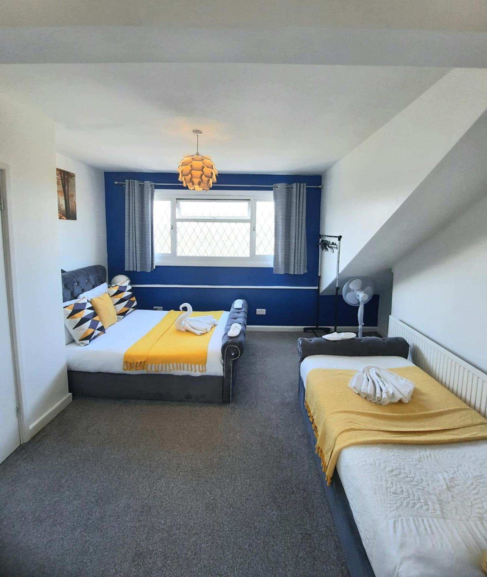 In Woodhouse, Leeds,free 4 Car Parking,free Wifi * Leeds (West Yorkshire)