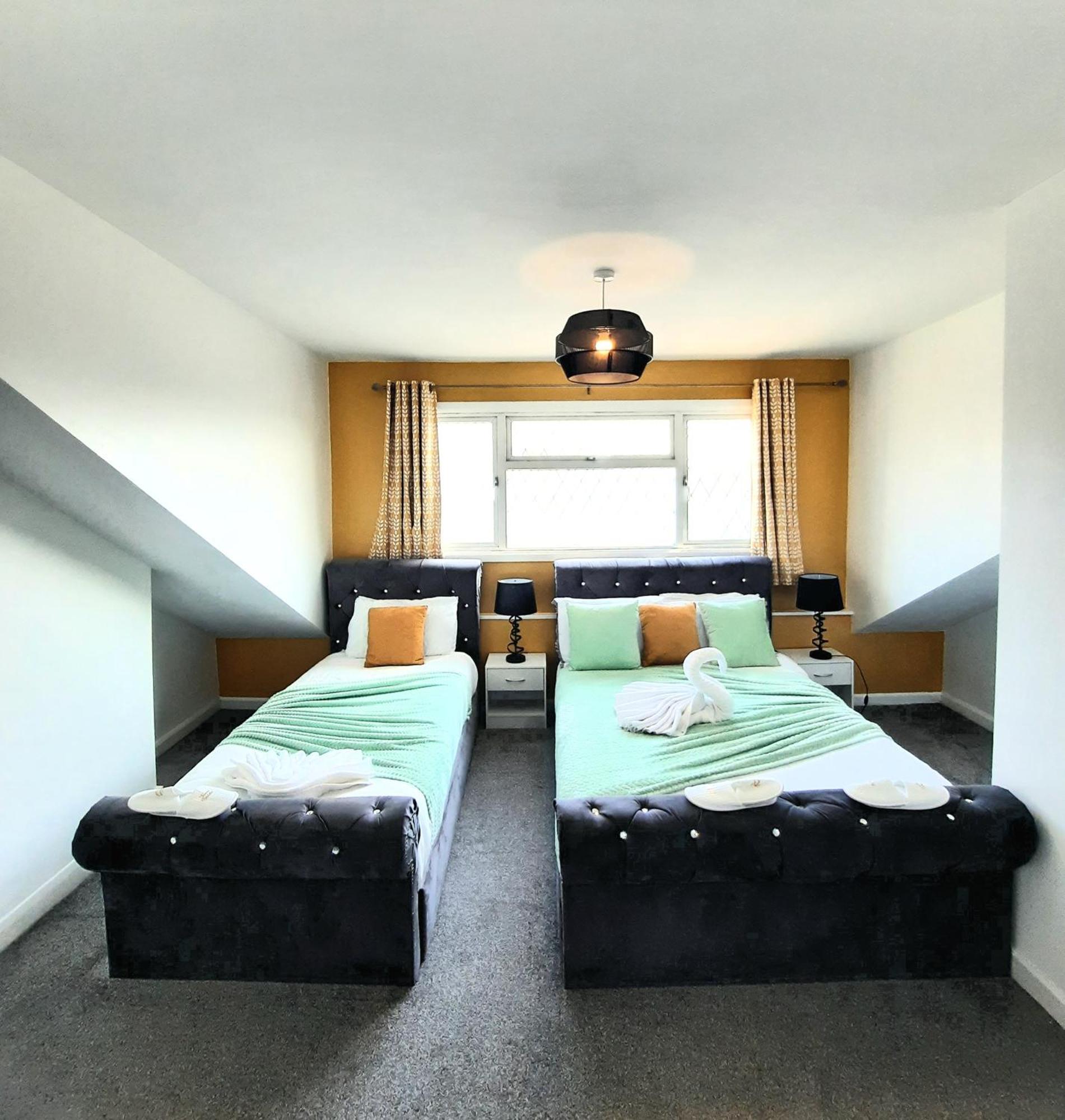 Holiday home In Woodhouse, Leeds,free 4 Car Parking,free Wifi Leeds (West Yorkshire)
