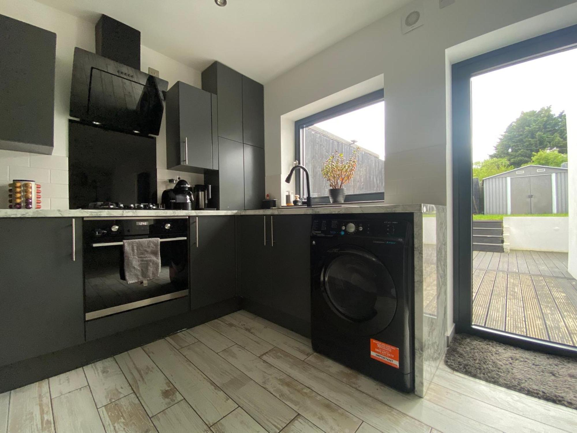 Stunning Modern 3br House, Free Parking & Garden * Leeds (West Yorkshire)
