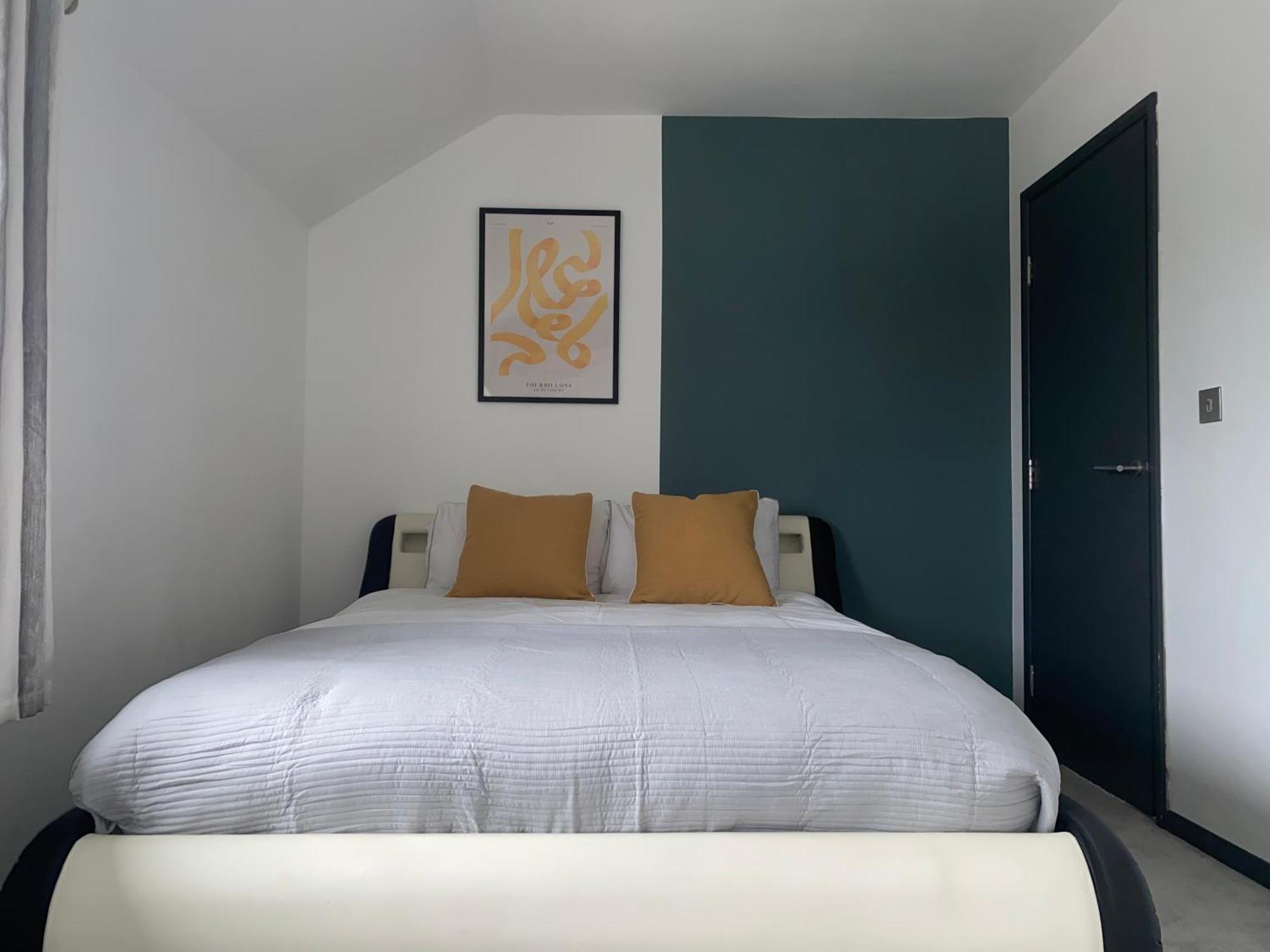 Stunning Modern 3br House, Free Parking & Garden * Leeds (West Yorkshire)