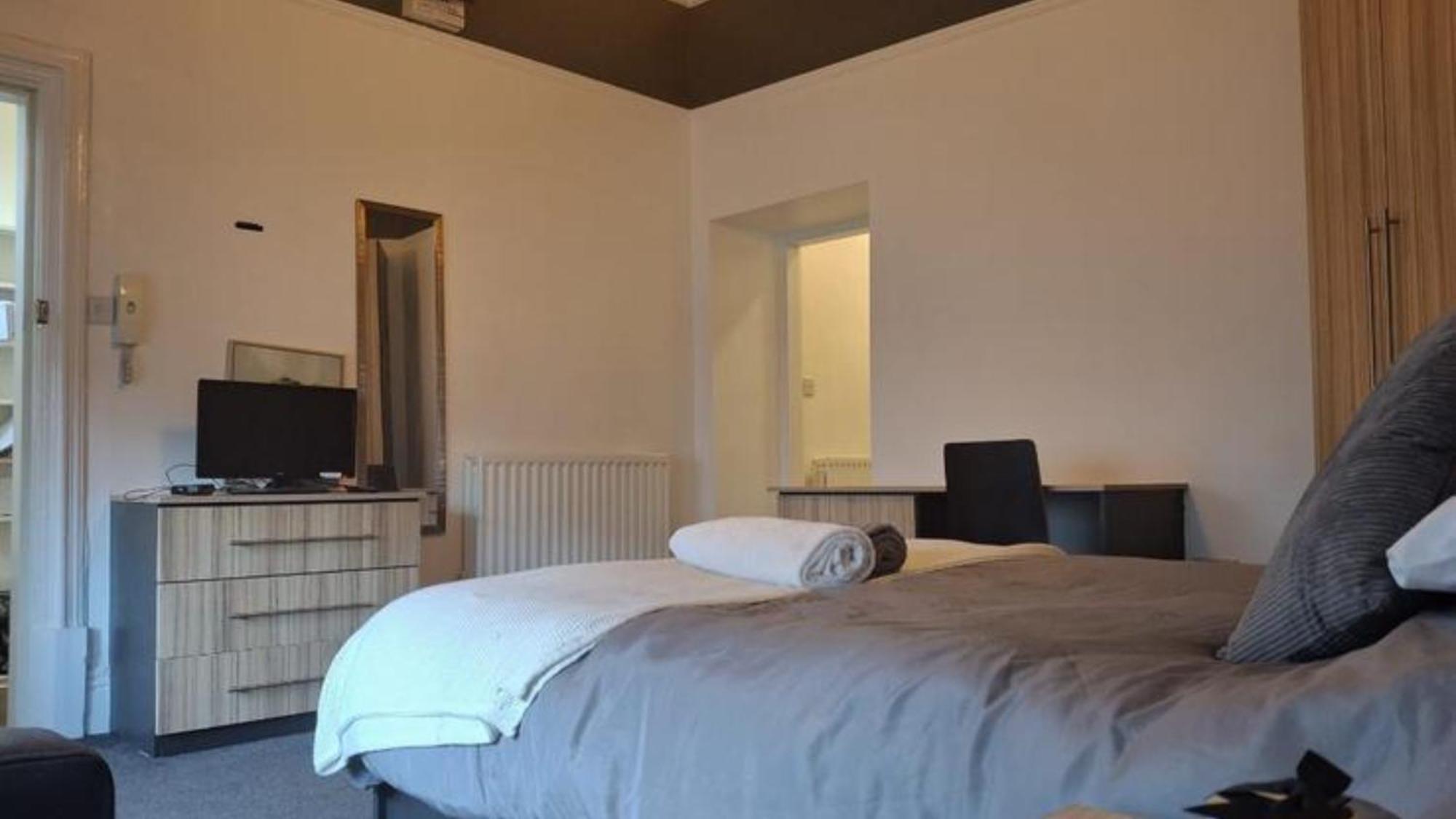 One Bedroom Flat By Brookland Serviced Short Lets With Free Wifi Apartment