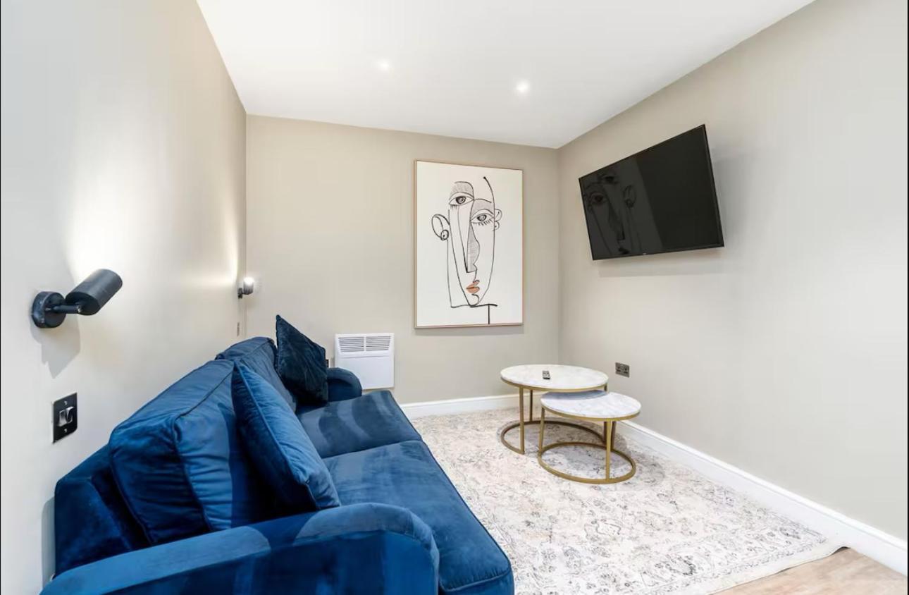 The Executive Retreat 3bed2bath 55inch Tv