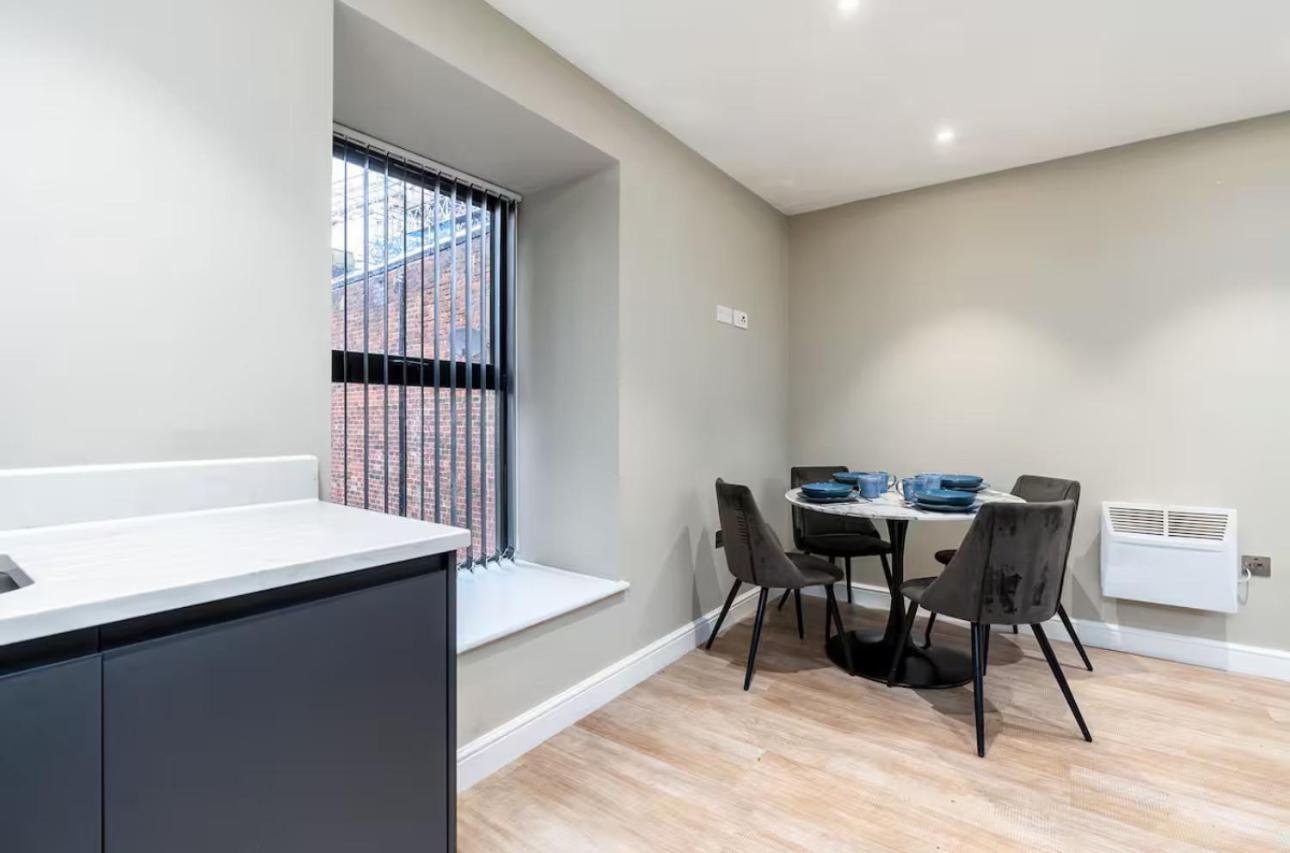 The Executive Retreat 3bed2bath 55inch Tv Apartment