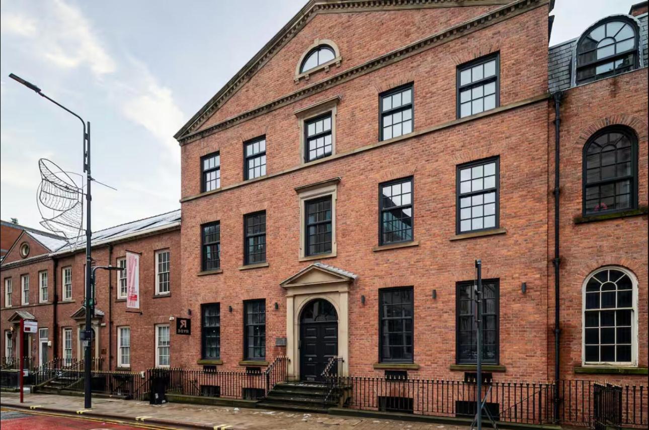 The Executive Retreat 3bed2bath 55inch Tv Leeds (West Yorkshire)