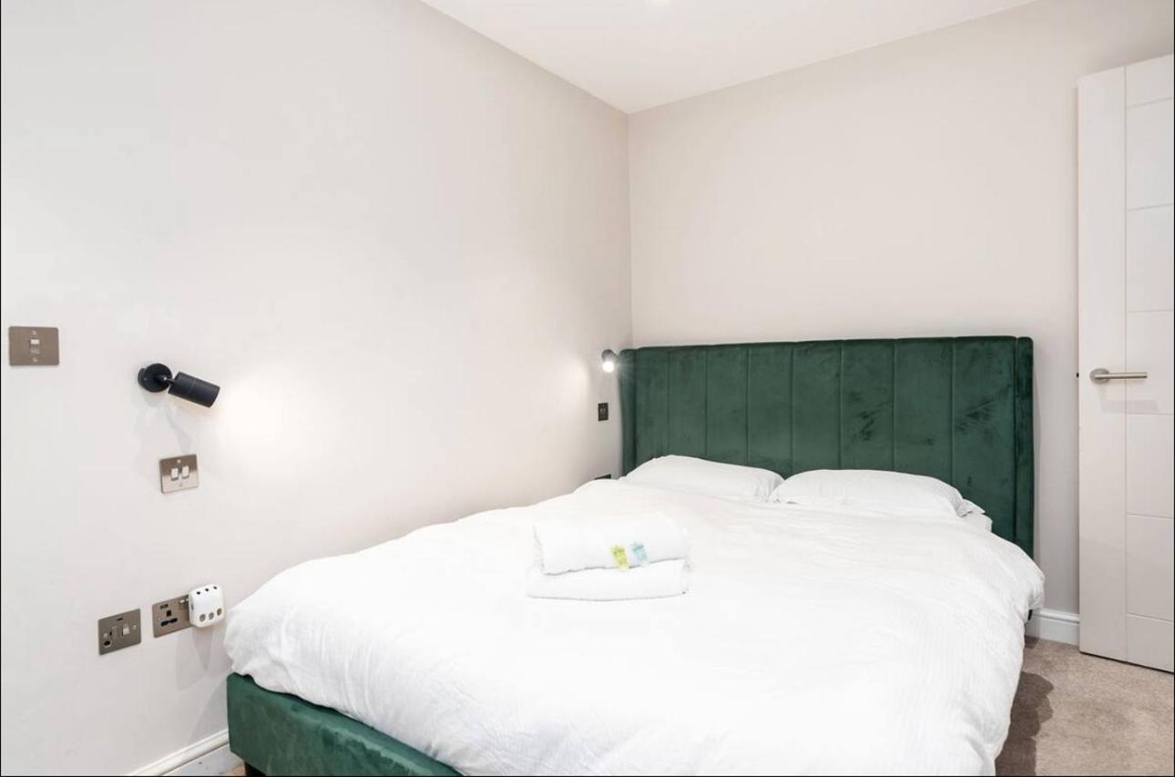 The Executive Retreat 3bed2bath 55inch Tv