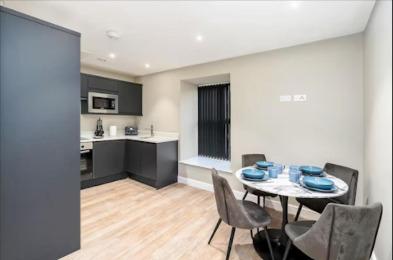 Apartment The Executive Retreat 3bed2bath 55inch Tv