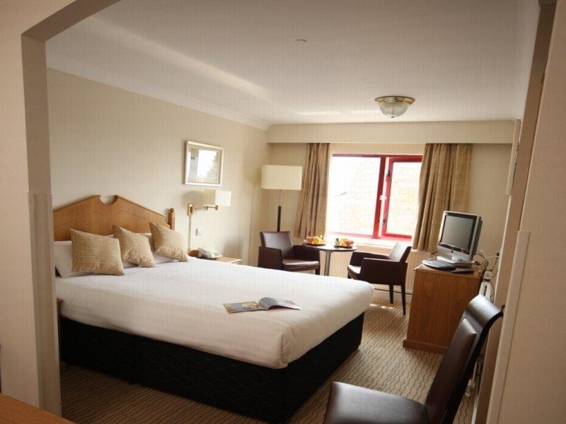 Hotel Britannia Leeds 3*