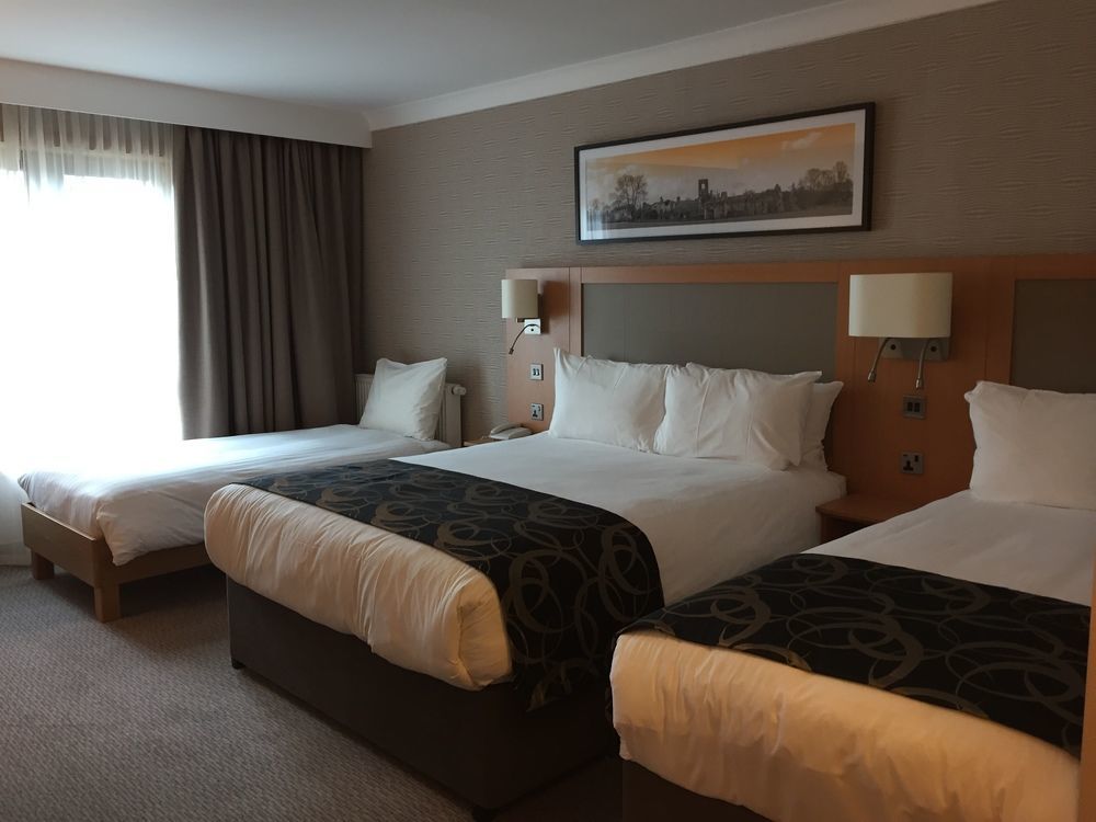 Clayton Hotel, Leeds 4*