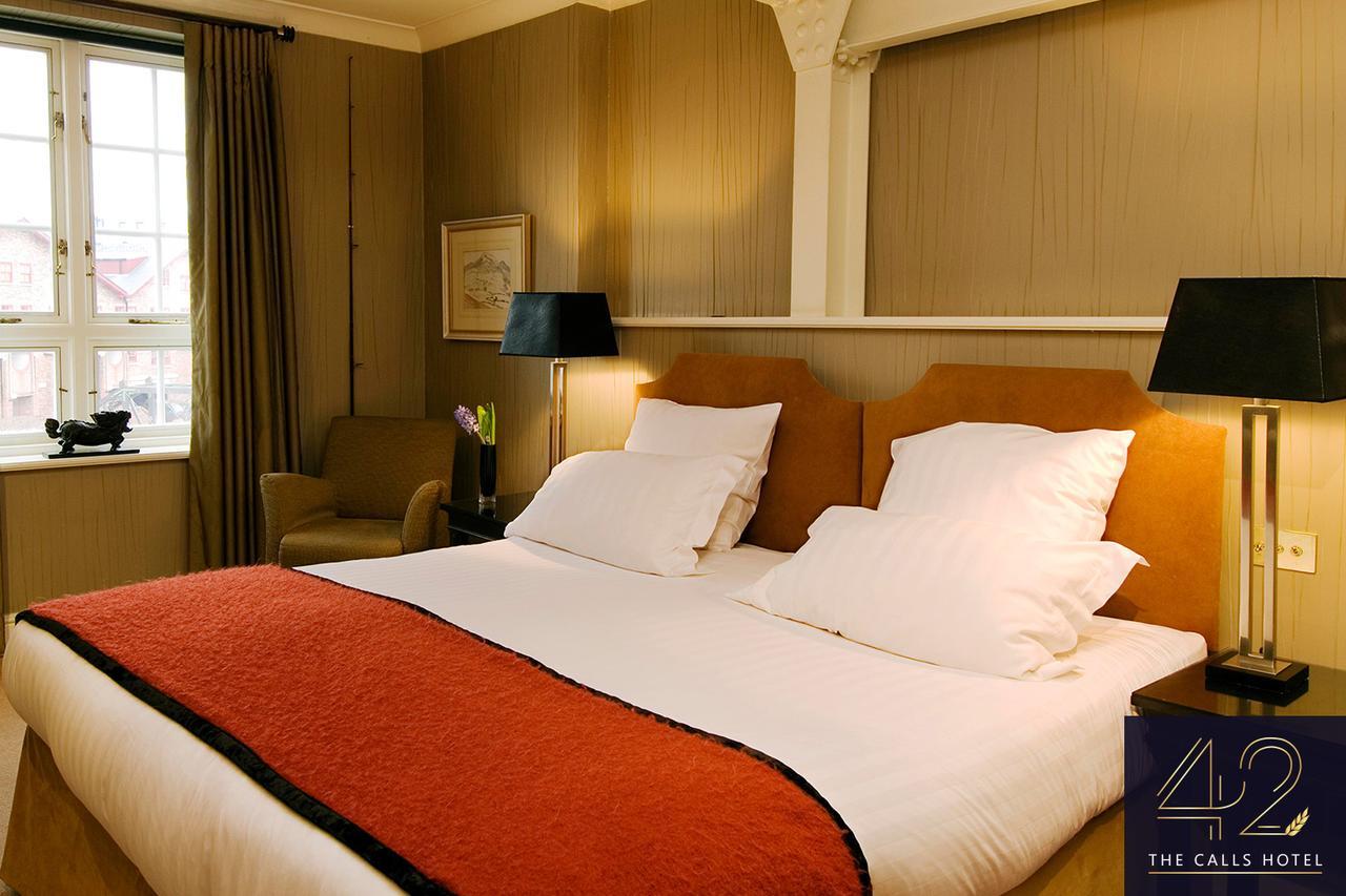 Hotel 42 The Calls