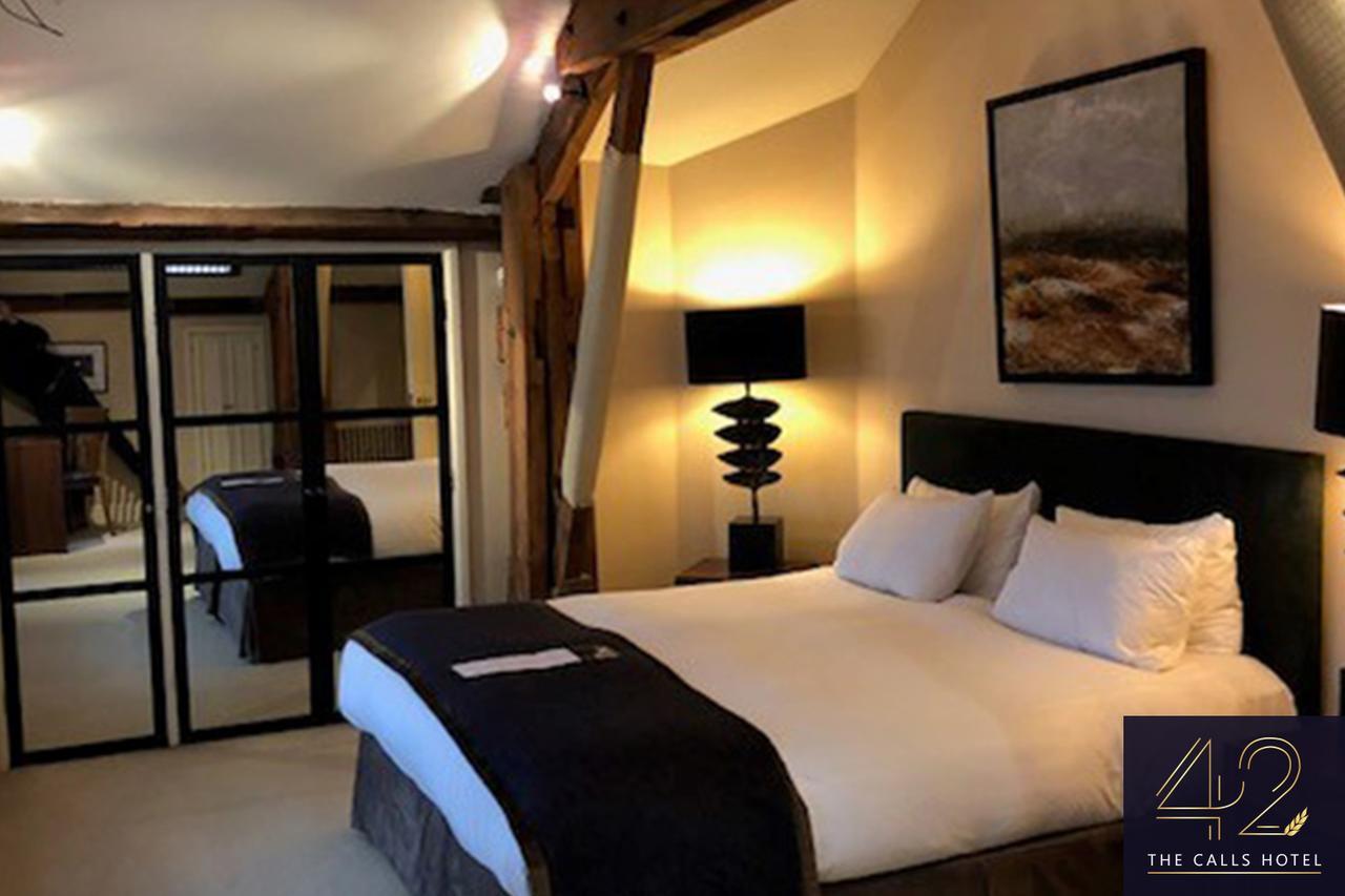 Hotel 42 The Calls