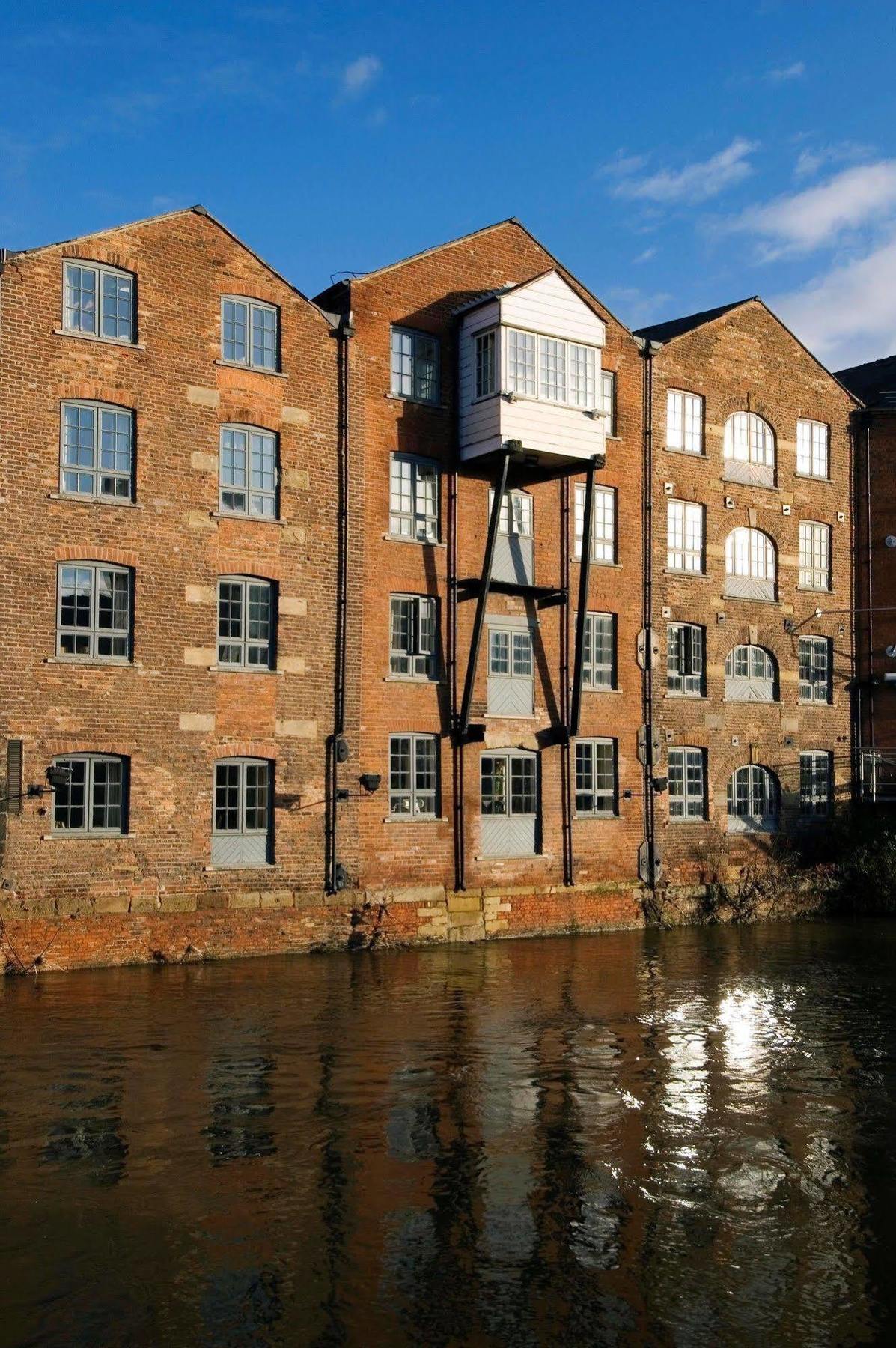 42 The Calls Hotel 4*