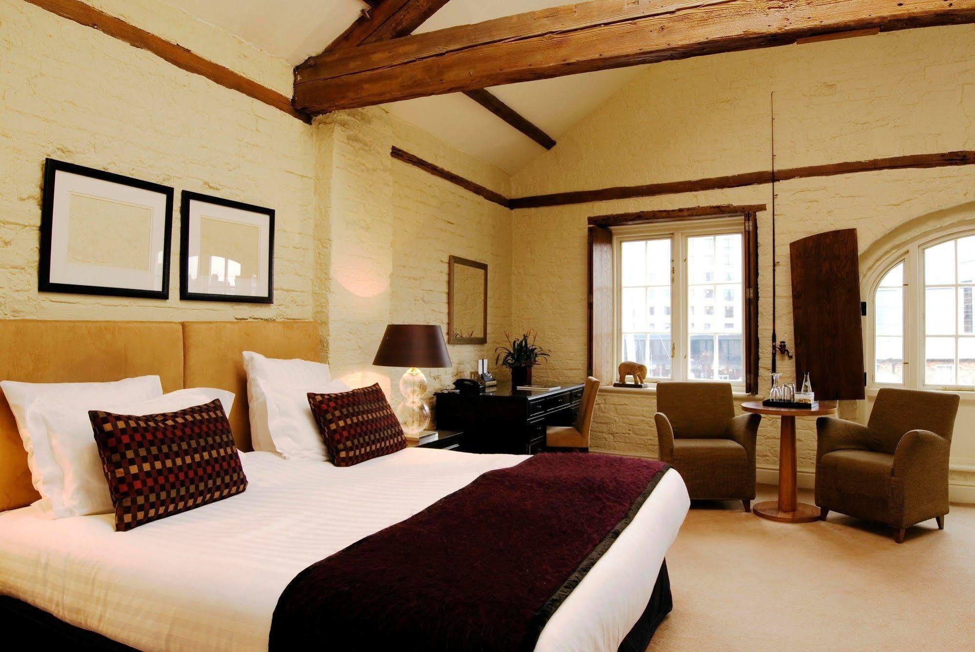 42 The Calls Hotel 4*