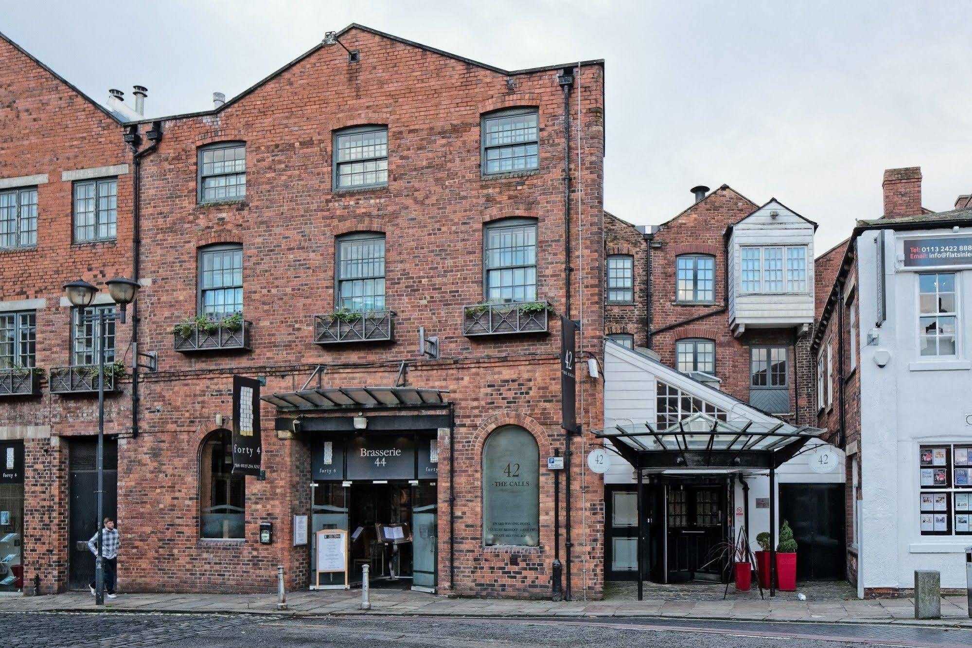 Hotel 42 The Calls 4*