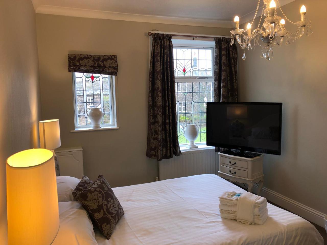 Peasehill 3* Leeds (West Yorkshire)
