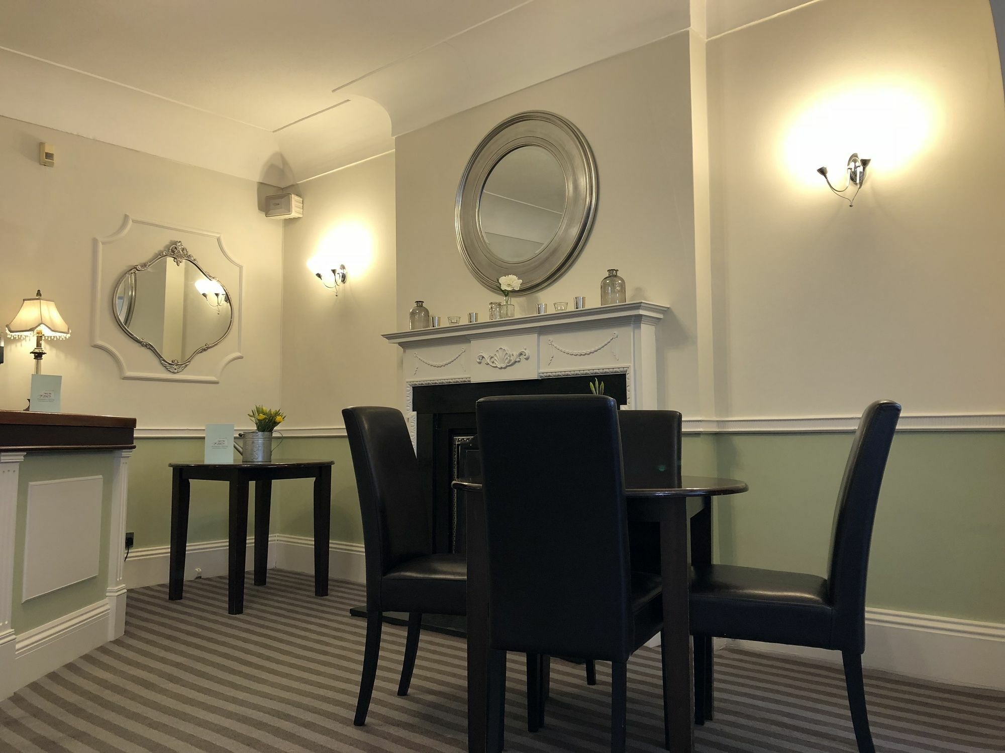 Peasehill 3* Leeds (West Yorkshire)