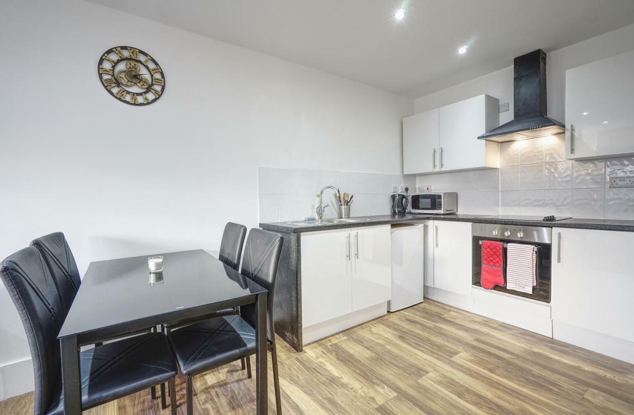 Apartment Alfa Apartments, Quarry Court, High Street, Morley *