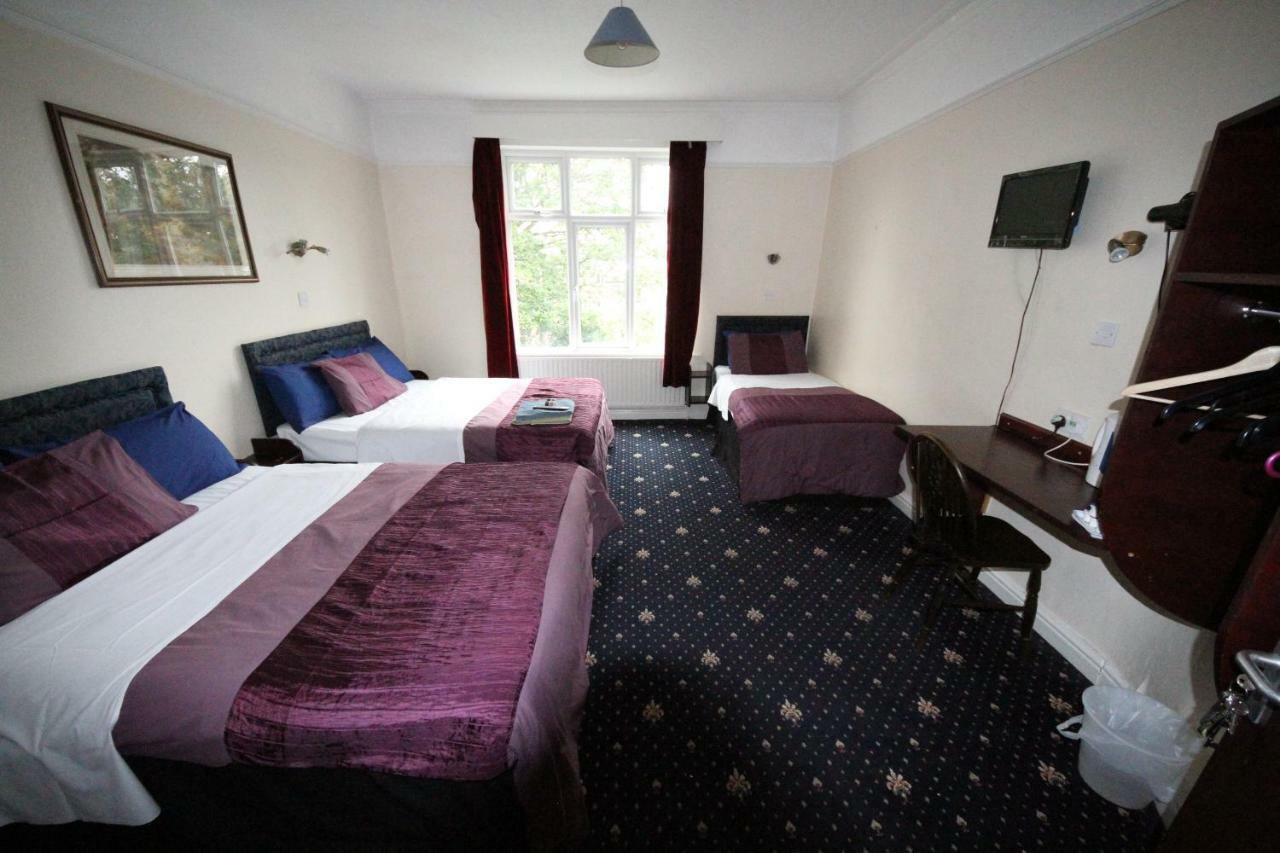 Avalon 3* Leeds (West Yorkshire)