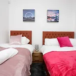 Kirkstall Serviced Apartments Leeds