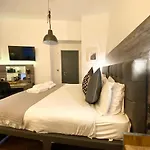Studio At The Coach House Apartments
