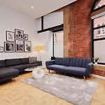 The Grand Manhattan Apartment In Central Leeds