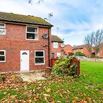 ✰Convenient 2 Bedroom Apt Close To Centre - Parking✰