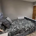 Kepler Residence Modern 4 Bedroom Property 1 Mile From Leeds Centre