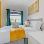 Rookwood House - Spacious Home With Free Parking - Short Stay Leeds