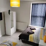 Homebird Property - Ashton House