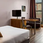 Roomzzz Aparthotel Leeds City